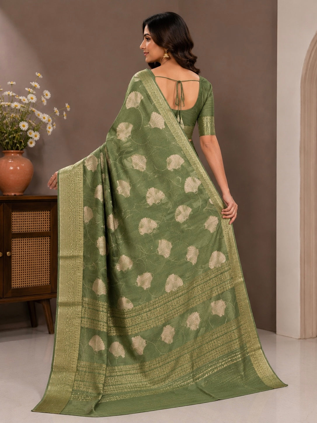 Veena Vistara Saree