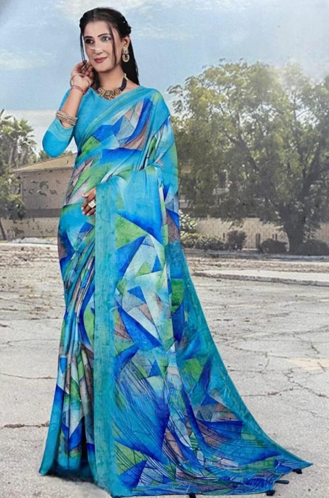 Ocean Breeze Geometric Print Saree – Elegant Everyday Wear
