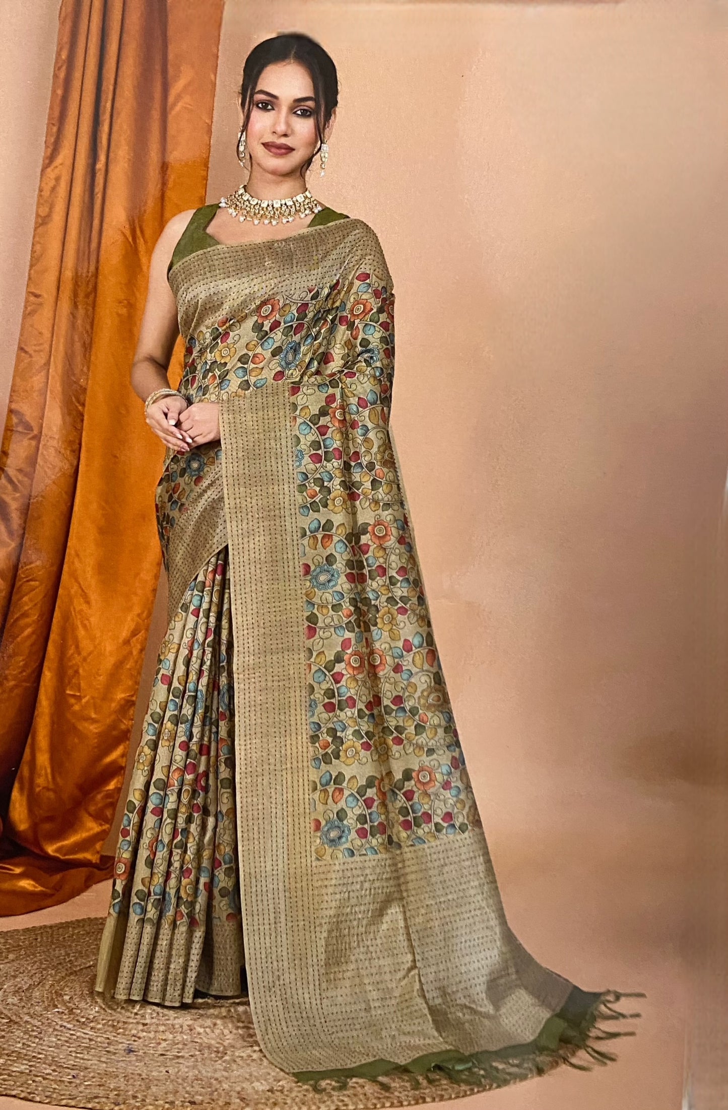 Intricate Floral Woven Saree with Traditional Motifs