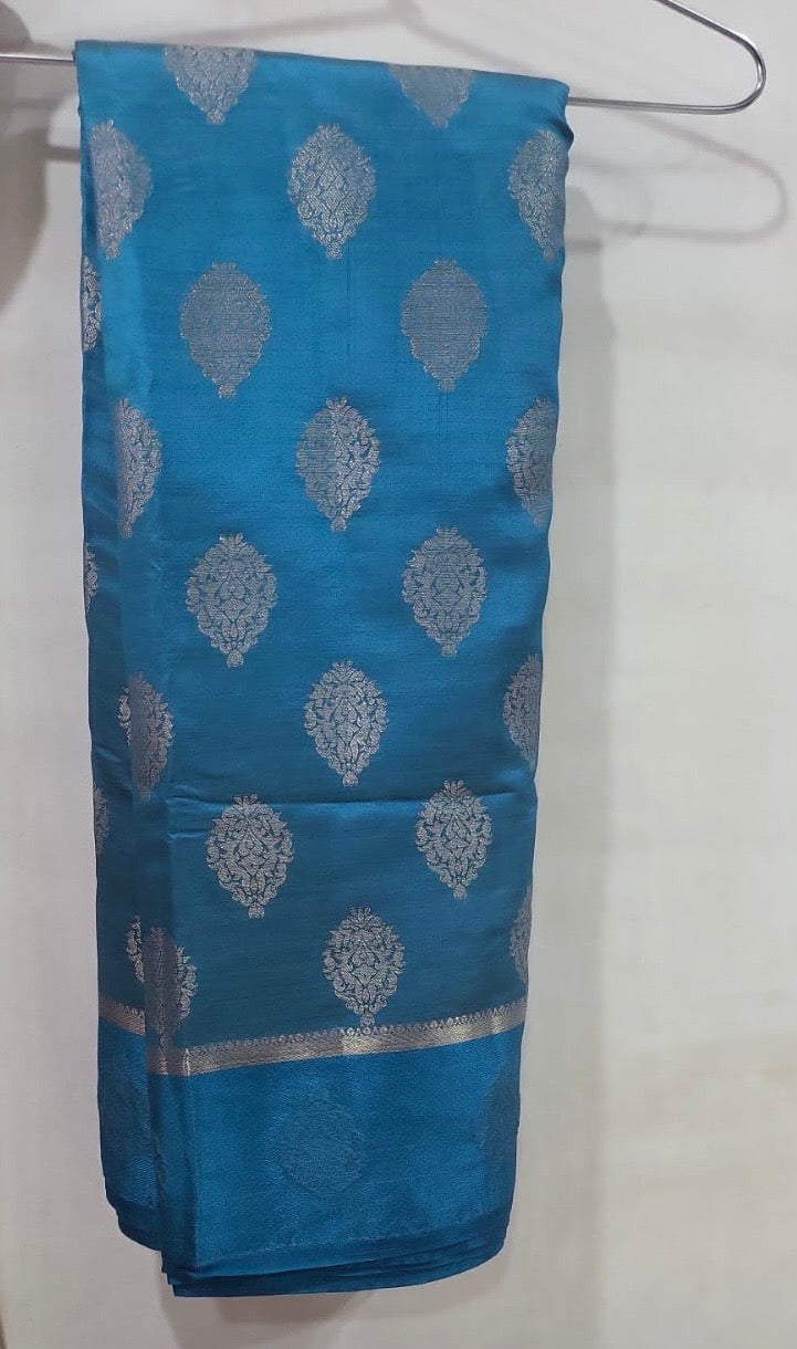 Elegant Banarasi Silk Saree with Subtle Zari Motifs