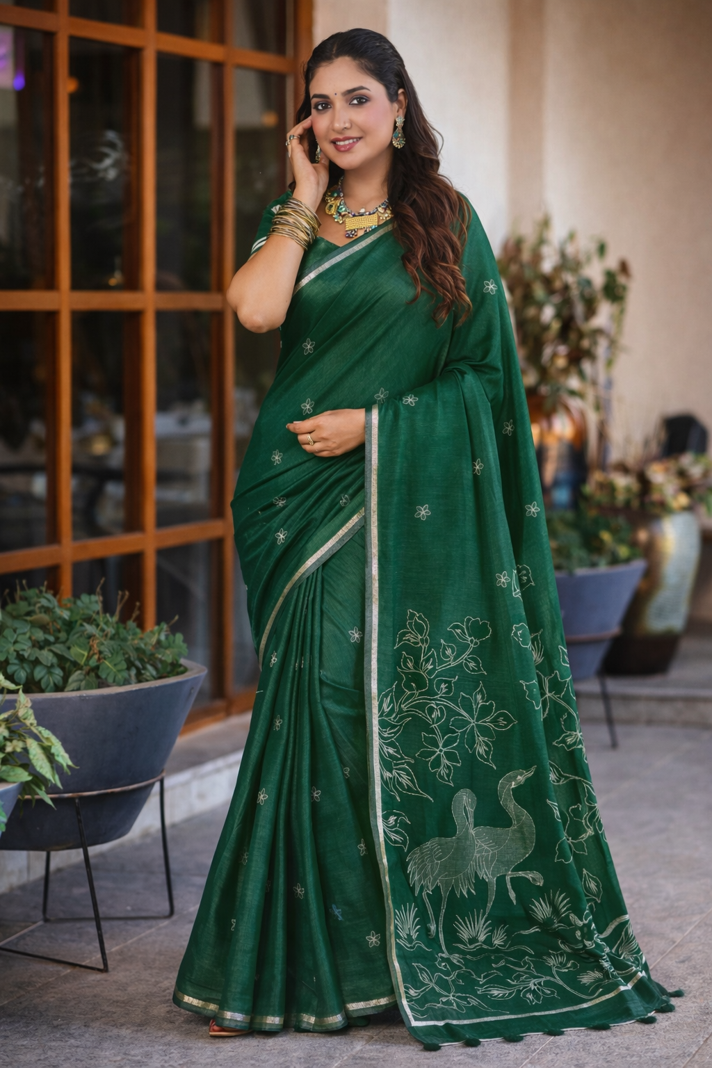 Elegant Bird Motif Linen Saree
