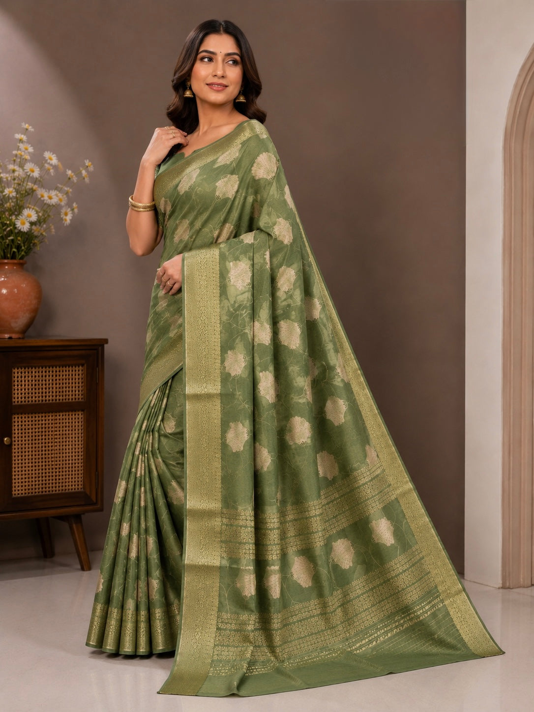 Veena Vistara Saree